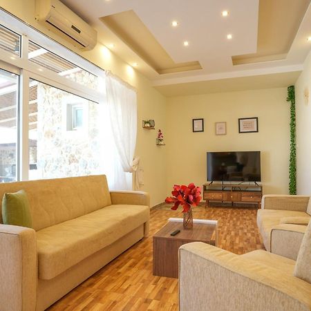 Katerinas Garden Daire Kámpos Dış mekan fotoğraf